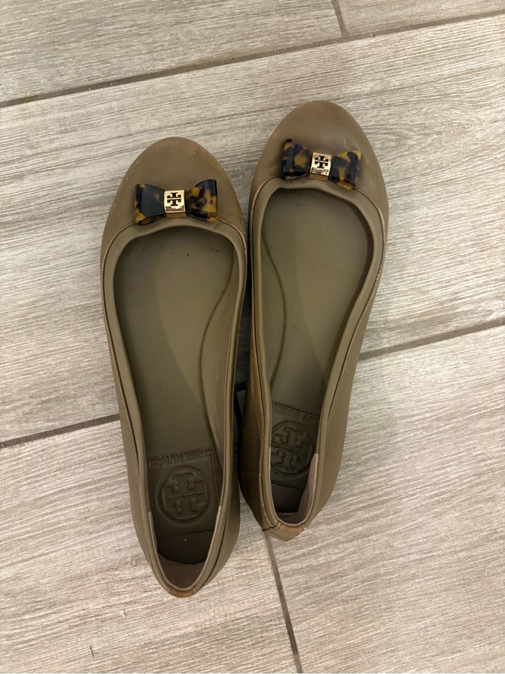 Tory Burch Olive Bow Ballet Flats with Tortoiseshell Accent